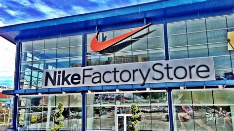 factory outlet vs outlet store.